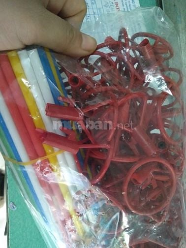 Que cắm bong bóng, que cài bong bóng, đồ bơm bong bóng giá sỉ