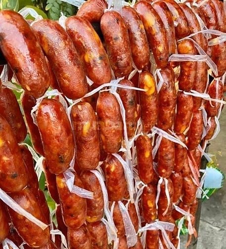 Lạp xưởng tươi Truyền thống và lạp xưởng tươi trứng muối