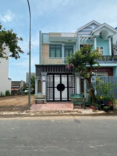 GẤP, Bán Lỗ 200 Triệu Nhà Mới Xây Gần Chợ Bình Chánh