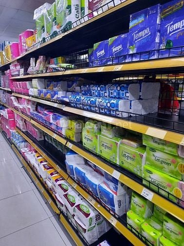 Cửa hàng cần tuyển gấp nhân viên bán hàng và tạp vụ