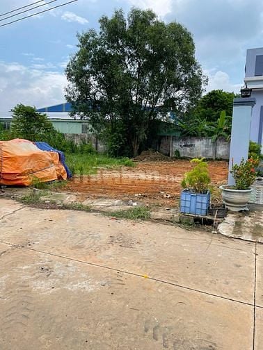 Kẹt vốn gđ cần bán lô đất sổ riêng,cách quốc lộ 13 vào 100m