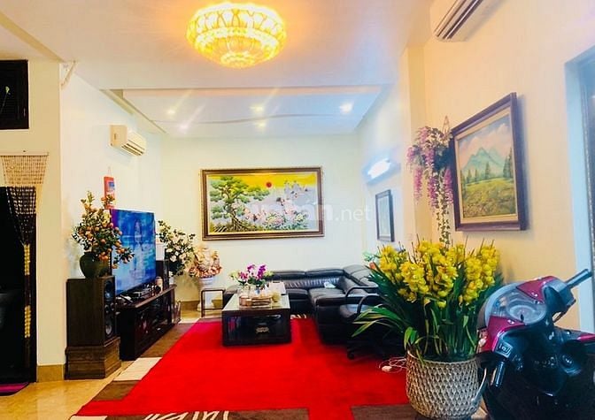 Bán nhà ngõ 36 phố Duy Tân, diện tích 55 m2, 5 tầng, sổ đỏ chính chủ