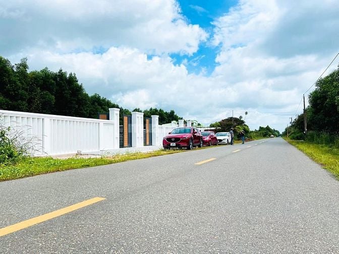 Bán đất SHR-Xây tự do 196m2- Ngay trục đường ven biển