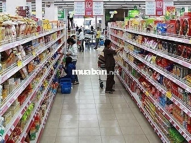 Tuyển nhân viên bán hàng tại cửa hàng mới khai trương