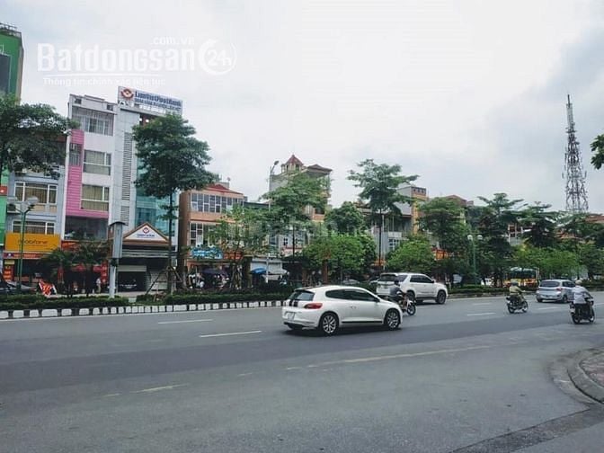 Bán nhà mặt phố Ngô Gia Tự 454m2, MT 9.5m - 2 mặt đường - Hè trước sau