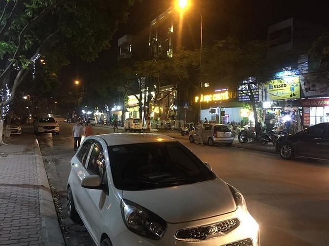 18.6 tỷ Nhà mặt phố Trạm, vị trí siêu víp trung tâm quận Long Biên