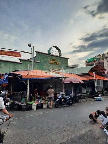 Kẹt tiền bán gấp nhà mt đg chợ Bình Long giá 11,5 tỷ