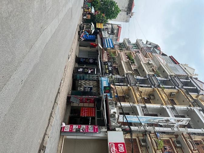 Bán nhà mp Đông Quan, dt 80m, mt 5.8m, vỉa hè rộng, kinh doanh đỉnh