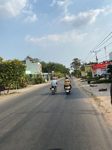 3100m2 đường 12m, Nguyễn Thị Rành rẽ vào- Nhuận Đức, sổ hồng tại nhà
