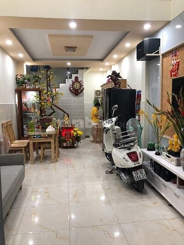 Bán nhà trệt lửng lầu,còn mới Nguyễn Ngọc Lộc P14Q10,Ba Tháng Hai  