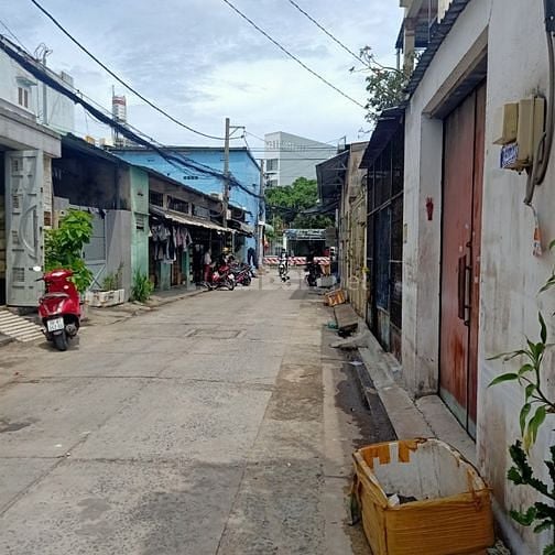 Cần bán gấp 2 căn nhà. 4x17m, đúc 1 lầu. 2 mt hẻm 5m. Kênh 19.5