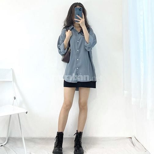 Áo sơ mi trơn màu form rộng unisex với hai màu đơn giản hot nhất 2022