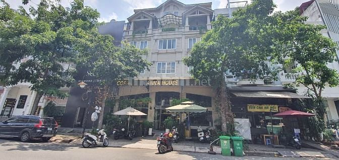 Cho thuê căn đôi khách sạn 24 phòng đường lớn Phú Mỹ Hưng giá 150tr