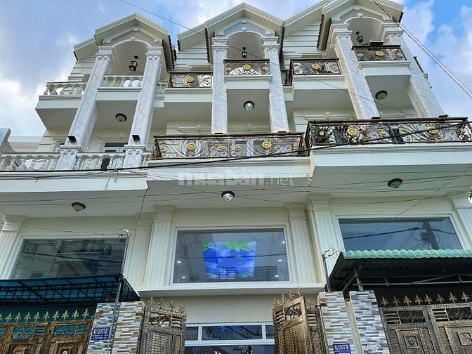 Chính chủ bán gấp căn nhà 1trệt4 lầu 54m2 ngã tư Võ Văn Kiệt giá 5tỷ2.