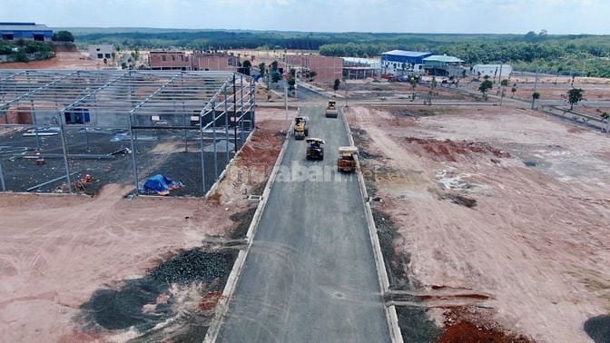 Còn 3 lô đất vip nằm ngay Mặt Tiền DT741, full thổ cư, sổ sẵn 