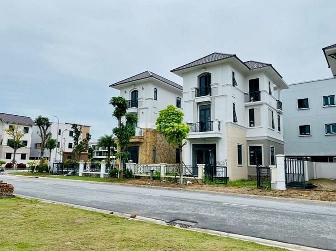 Cần bán 2 căn biệt thự đơn lập siêu VIP giá tốt nhất dự án Centa City