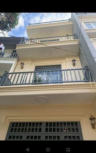 Bán nhà 2 mặt hẻm trước và hẻm sau Trần Bình Trọng, Phường 2, Quận 5
