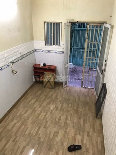 Cho thuê nhà mặt hẽm Nguyễn Văn Quỳ, Quận 7, riêng biệt,an ninh