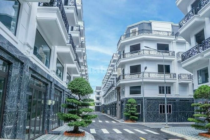 Nhà Phố Cao Cấp Quận 12, SHR, 4,8 tỷ/căn, Bank 75%, Công Chứng ngay.