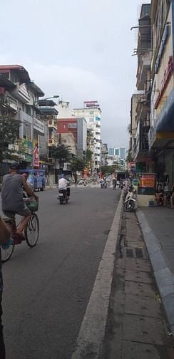 Chủ nhờ bán nhà 3t mặt phố Bạch Mai 114m mt 6m, lô góc, nhỉnh 30 tỷ.