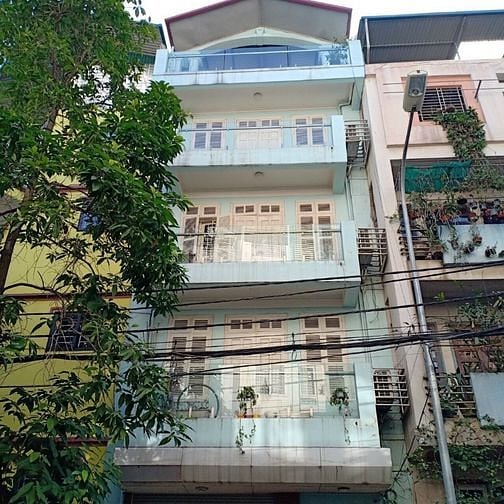 Bán nhà mặt phố Nguyễn Ngọc Vũ. Nhà xây 70m2*5 tầng, giá 18 tỷ TL
