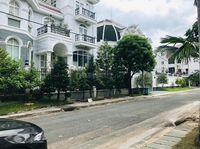 Bán biệt thự Bình Tân, 450m2, 2 lầu, giá 35 tỷ