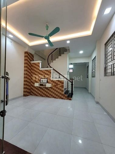 BÁN NHÀ PHÂN LÔ HOÀNG QUỐC VIỆT Ô TÔ ĐỖ GẦN, NGÕ THÔNG, 40M2, KHUNG BT