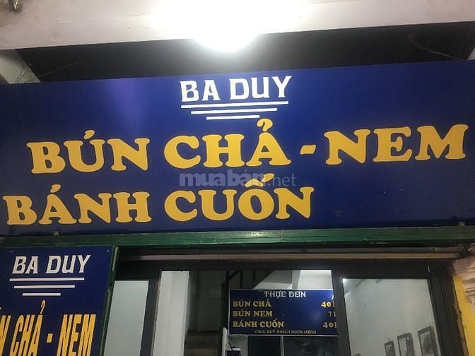 Tuyển nữ phục vụ dọn dẹp quán ăn.
