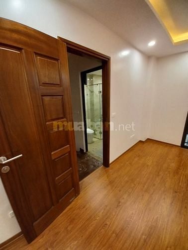 Bán nhà số 10B ngõ 103/8 phố Pháo Đài Láng gần đầu Nguyễn Chí Thanh.