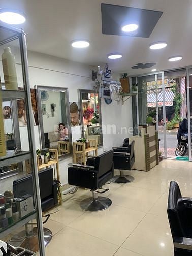 Cần thợ phụ tóc làm tại quận 5. Lương cơ bản + hoa hồng