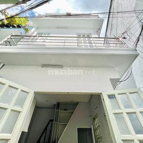 Nhà  nhỏ 55/ Nguyễn Văn Công 2 lầu 2PN sổ hồng riêng