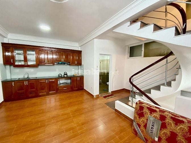 Chính chủ nhà Láng Hạ 40m2 x 6T, ô tô, 2 thoáng, nhỉnh 4 tỷ.