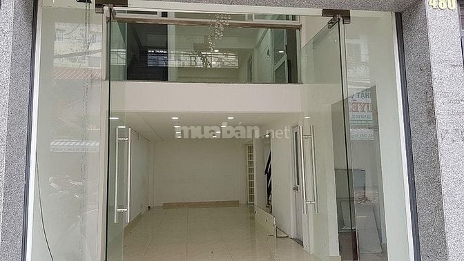 Bán gấp nhà mặt tiền. Quận 10.