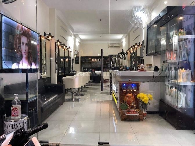 Sang salon tóc kinh doanh nhiều năm .miễn típ trung gian