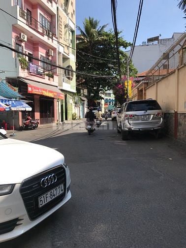 Bán gấp nhà HXT CMT8 ,sát khu Hà Đô, dt 150m2, giá 20.5ty