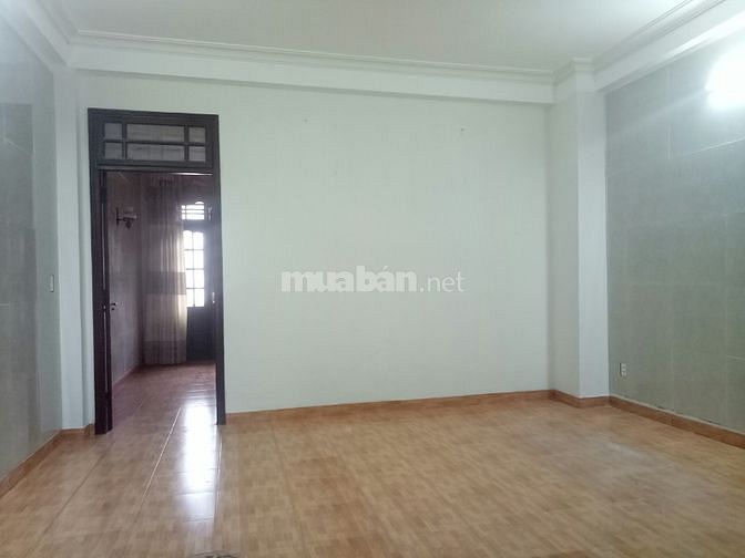 Nhà 3,5 tầng mặt tiền Huỳnh Tấn Phát – 17 tr/tháng 