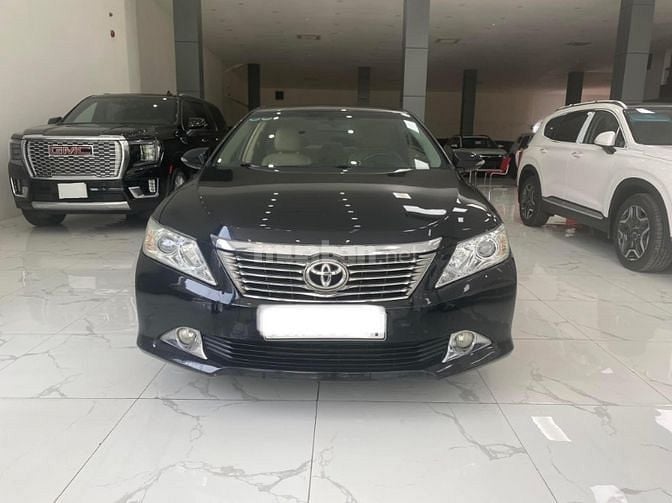 Bán Toyota Camry 2.0E, sản xuất và đăng ký cuối 2014, 1 chủ từ đầu.