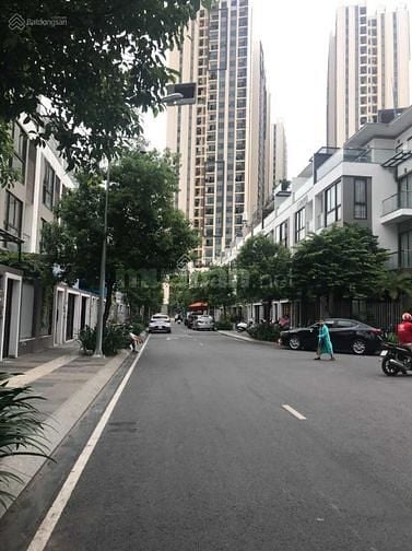 Bán nhà hẻm xe hơi Cao Thắng, Khu vực sát Hà Đô, ngang 6m giá 18 tỷ