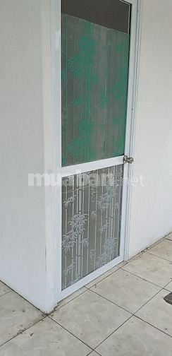 Cho thuê làm văn phòng tầng 3, nhìn xuống sân vận động Quần Ngựa