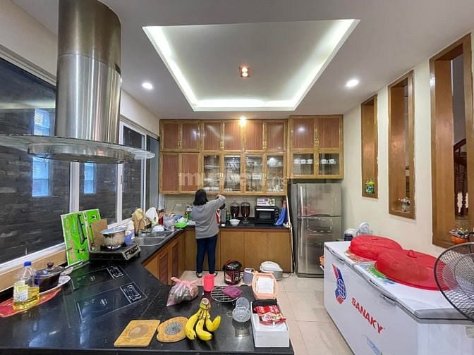 Nhà phố Bồ Đề 43,5m2, lô góc, VIEW thoáng, đẹp gara 7 chỗ, đủ nội thất