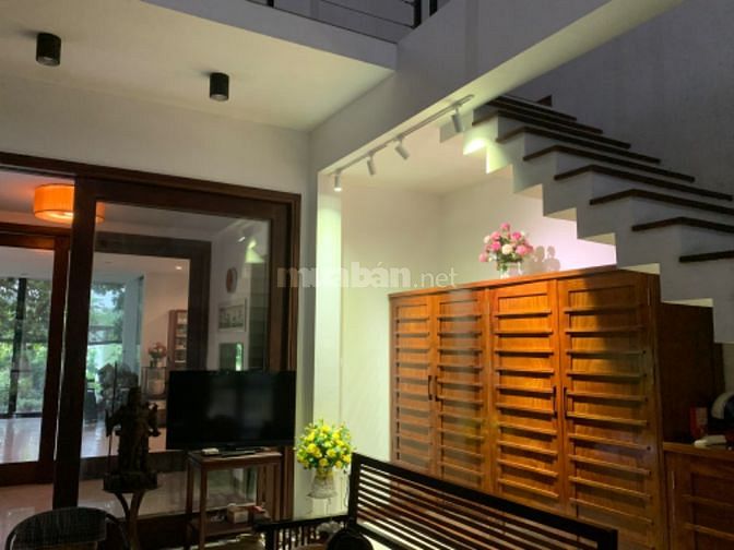 Biệt thự sân vườn tại Minh Trí
