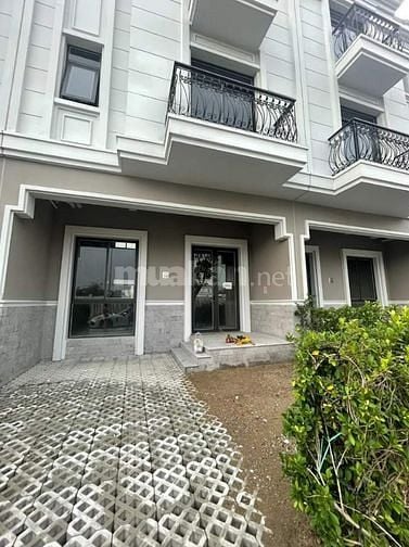 Nhà Phố Liền Kề 2 Mặt Tiền Amelie Villa Phú Mỹ Hưng,Nhà Bè,Dt:6x18m, 