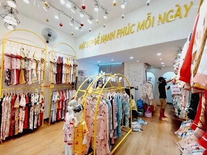 Bán nhà Lạc Long Quân - Tây Hồ, 52m2, mặt tiền 6m, ngõ thẳng tắp, giá 