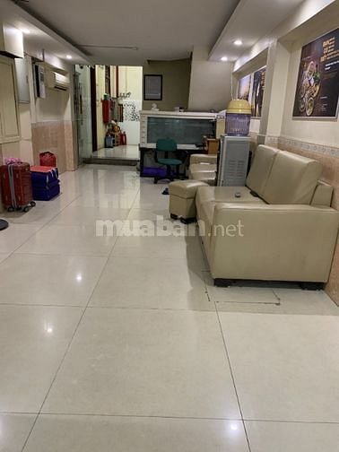 Tuyển  01 nam lễ tân 01 nam Bảo Vệ