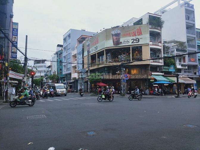 Bán nhà 2 mặt tiền đường Tạ Uyên, P.6, Quận 11