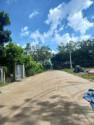  bán lô đất thuộc Tp Đồng Xoài - Tiến Hưng - DT = 7,5 x36- giá= 2,3 tỷ