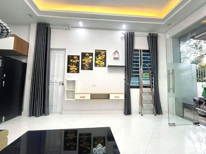 Thạch Bàn- Long Biên – Cạnh Aeon Mall Bán nhà gấp 43m2 giá nhỉnh 3 tỷ