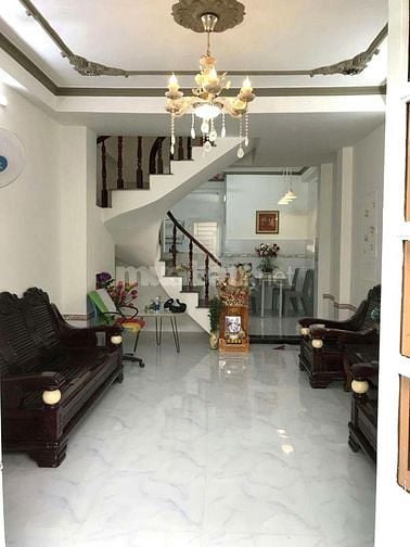 Bán nhà đường Gia Phú Q6 gần chợ Bình Tây.