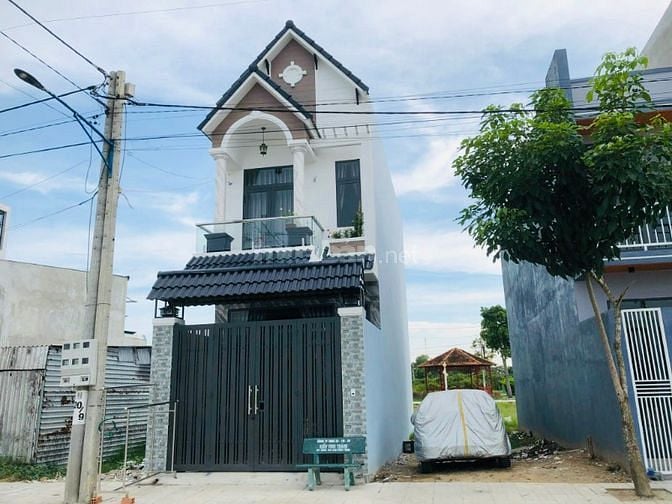 (Chính chủ) Bán nhà 1 trệt 1 lầu SHR đường D1 (12m), Bình Chánh