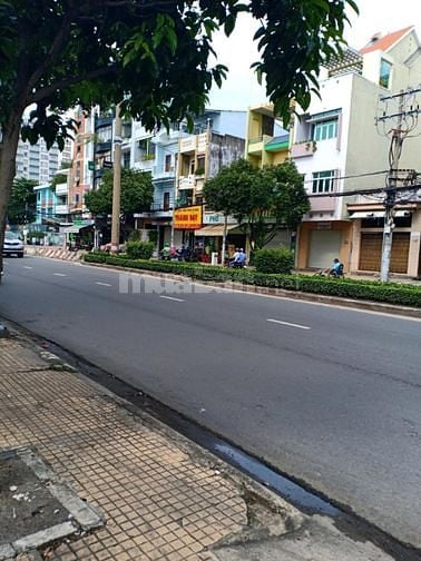 Mặt tiền Kinh Doanh 30m Đường Lạc Long Quân, Diện tích : 4,5 x 15m